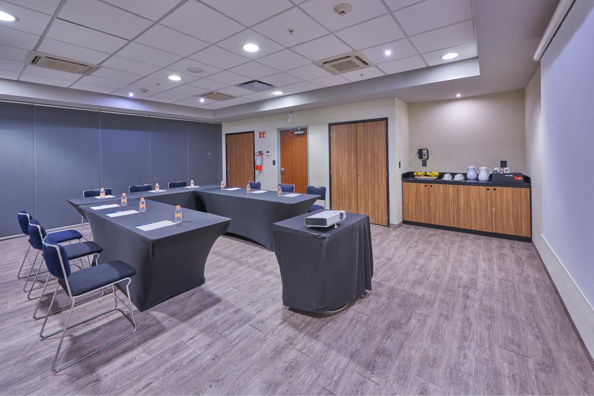 City Express By Marriott San Luis Potosi Zona Universitaria Экстерьер фото