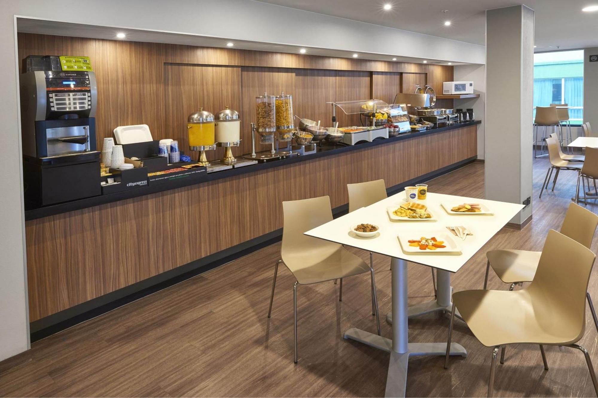 City Express By Marriott San Luis Potosi Zona Universitaria Экстерьер фото